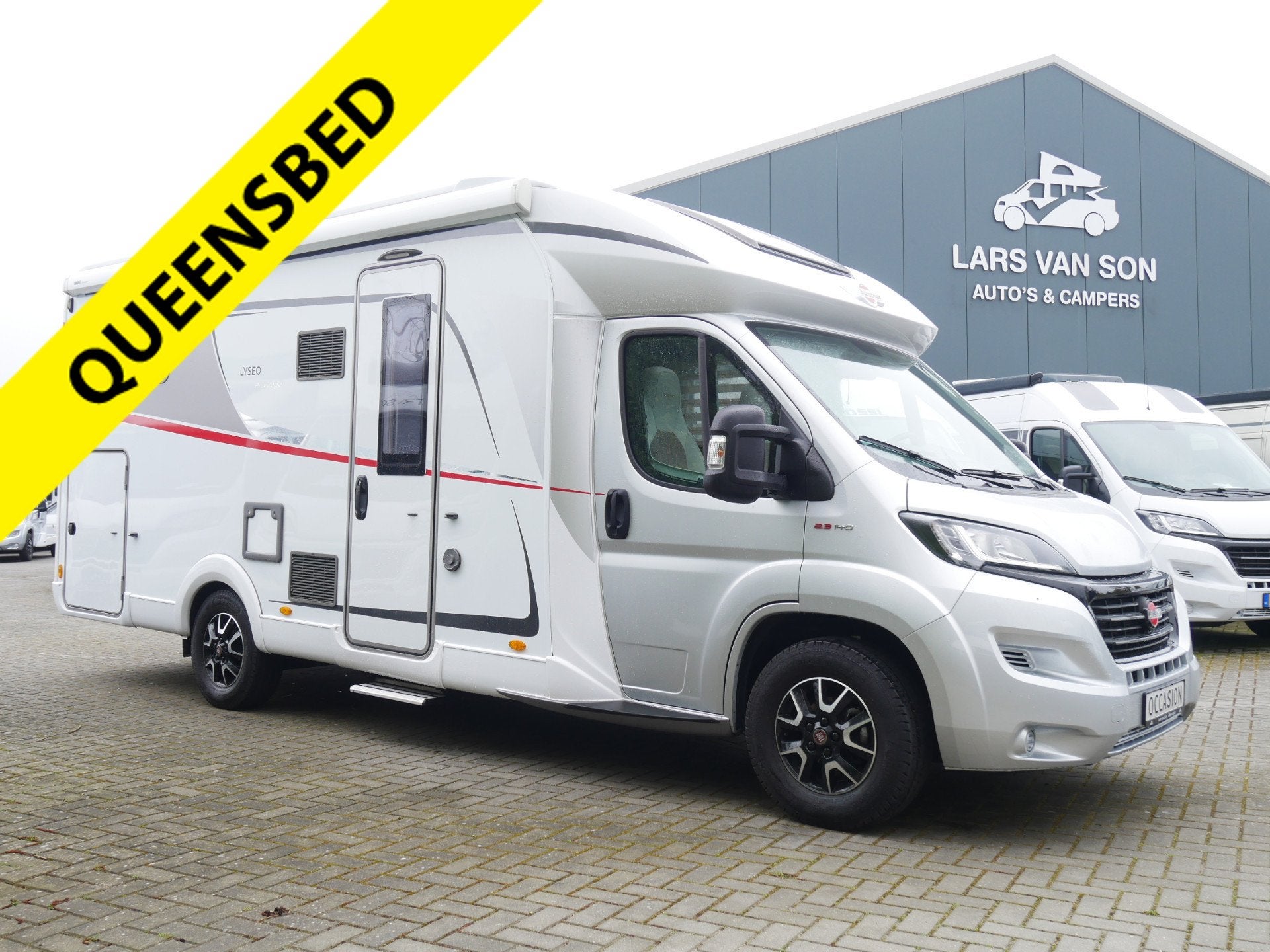 Bürstner Lyseo Privilege TD 732 Queensbed / Face to Face, F, Almersdorperweg 39
1674NW  OPPERDOES, NL, 7 tot 8 meter, Bedrijf