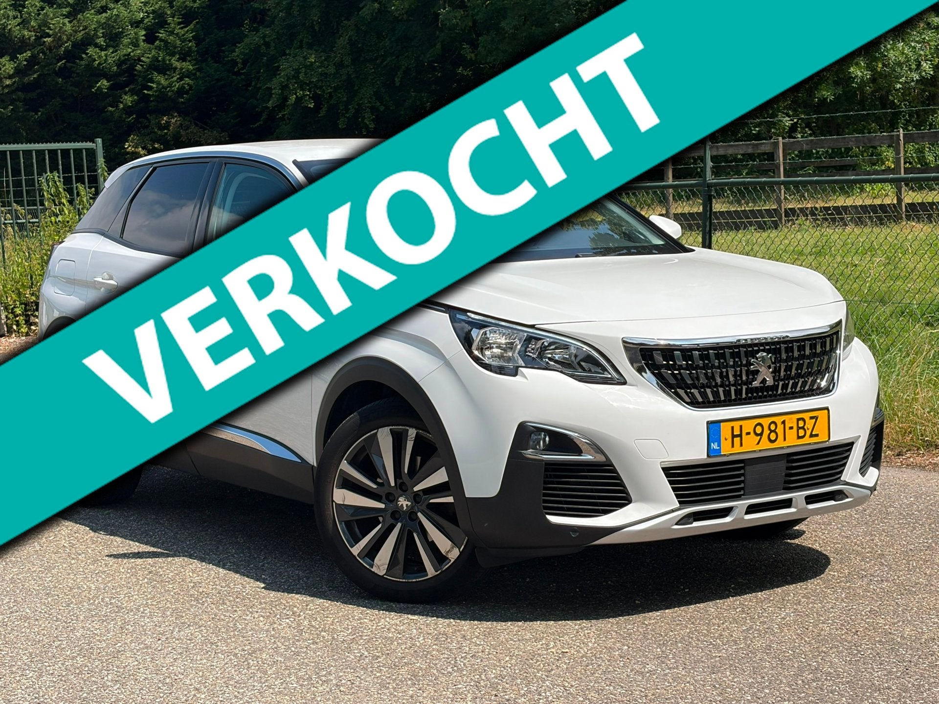 Peugeot 3008 1.2 PureTech Blue Lease Premium Avantage /Autom, Gebruikt, 1199 cc, Leder en Stof, Wit