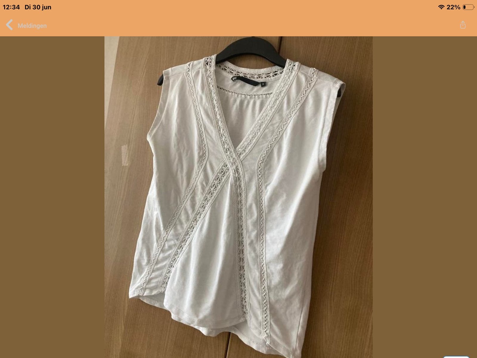 Witte mouwloze top met kanten details - Maat M, Maat 38/40 (M), Verzenden, Wit, Zo goed als nieuw