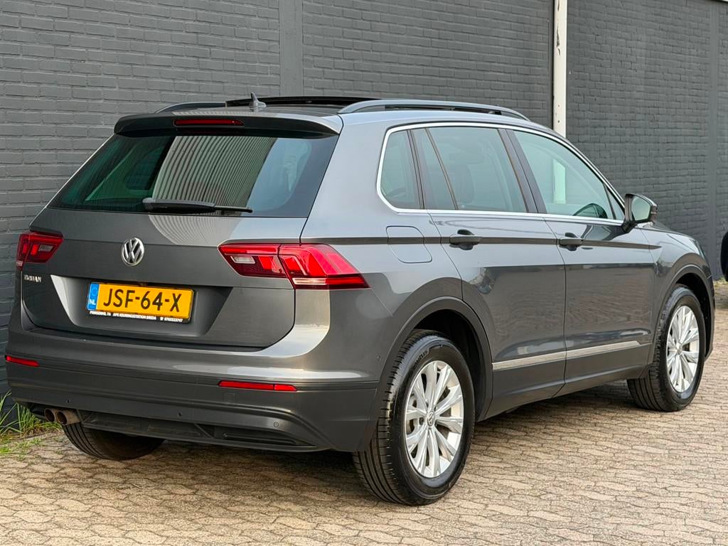 Volkswagen TIGUAN 1.5 TSI ACT Highline LEER PANO NAVI CAMERA, Auto's, 4 cilinders, 150 pk, Leder, Bedrijf