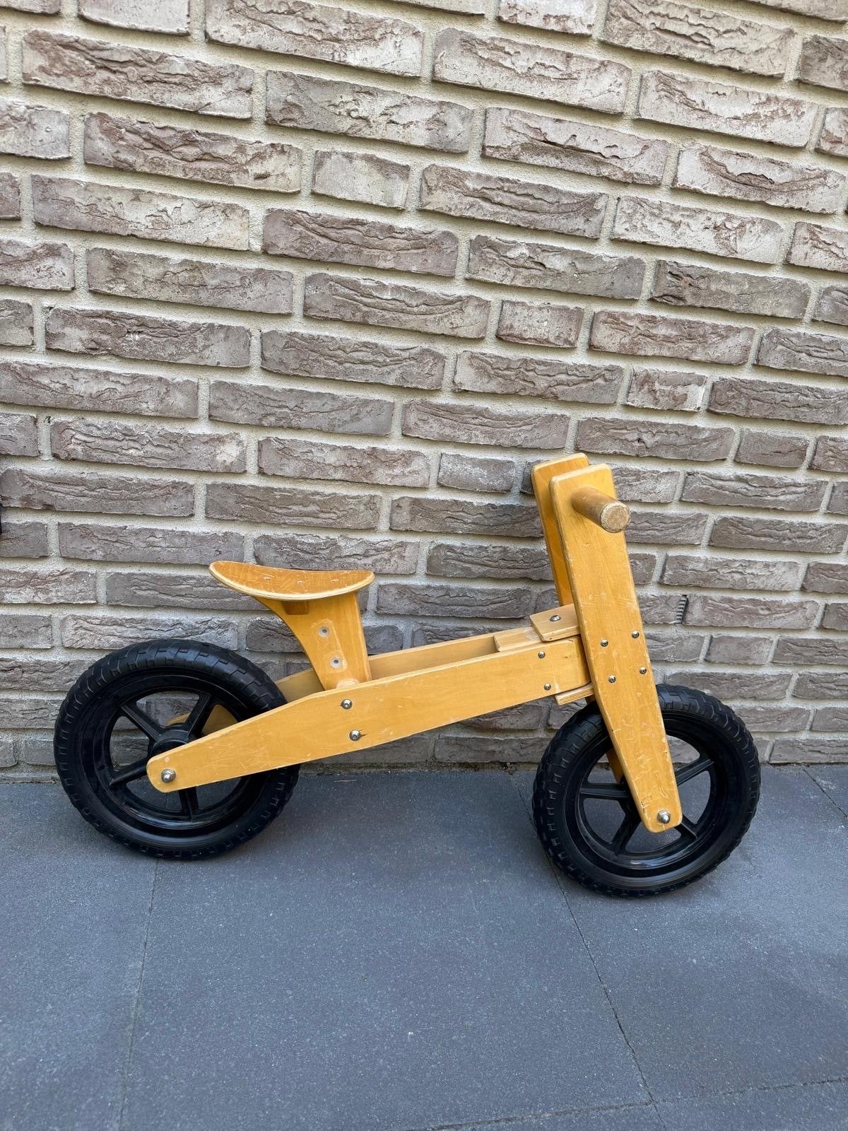 Houten loopfiets voor kinderen - Zo goed als nieuw, Kinderen en Baby's, Speelgoed | Buiten | Voertuigen en Loopfietsen, Ophalen