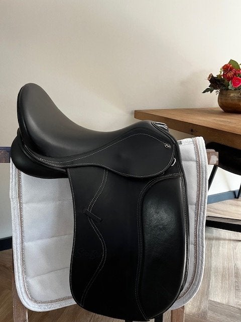 Seabis Catagena pro dressuurzadel 17.5, Dieren en Toebehoren, Ophalen, L (17.5 inch), Dressuur, Overige merken