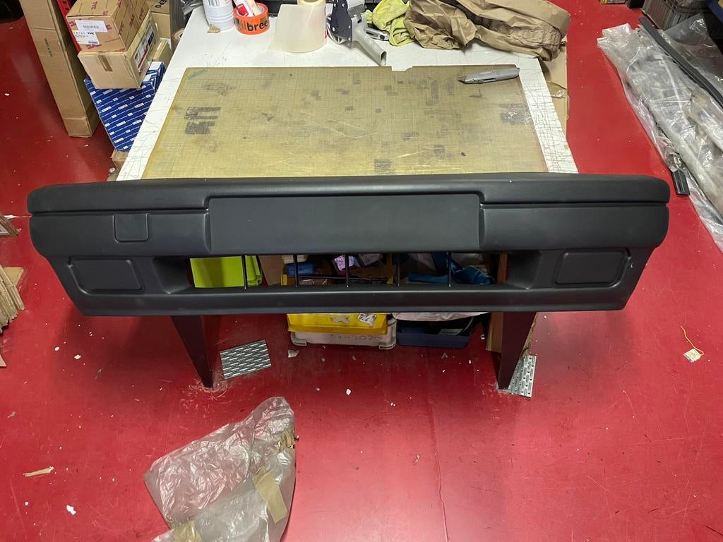 Nieuwe zwarte voorbumper VW polo G40 1991/94, Auto diversen, Ophalen of Verzenden, Nieuw