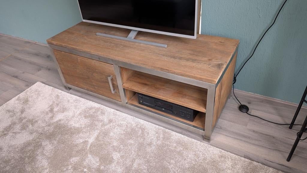 TV-meubel van hout en metaal, Gebruikt, 100 tot 150 cm, Minder dan 100 cm, Industrieel