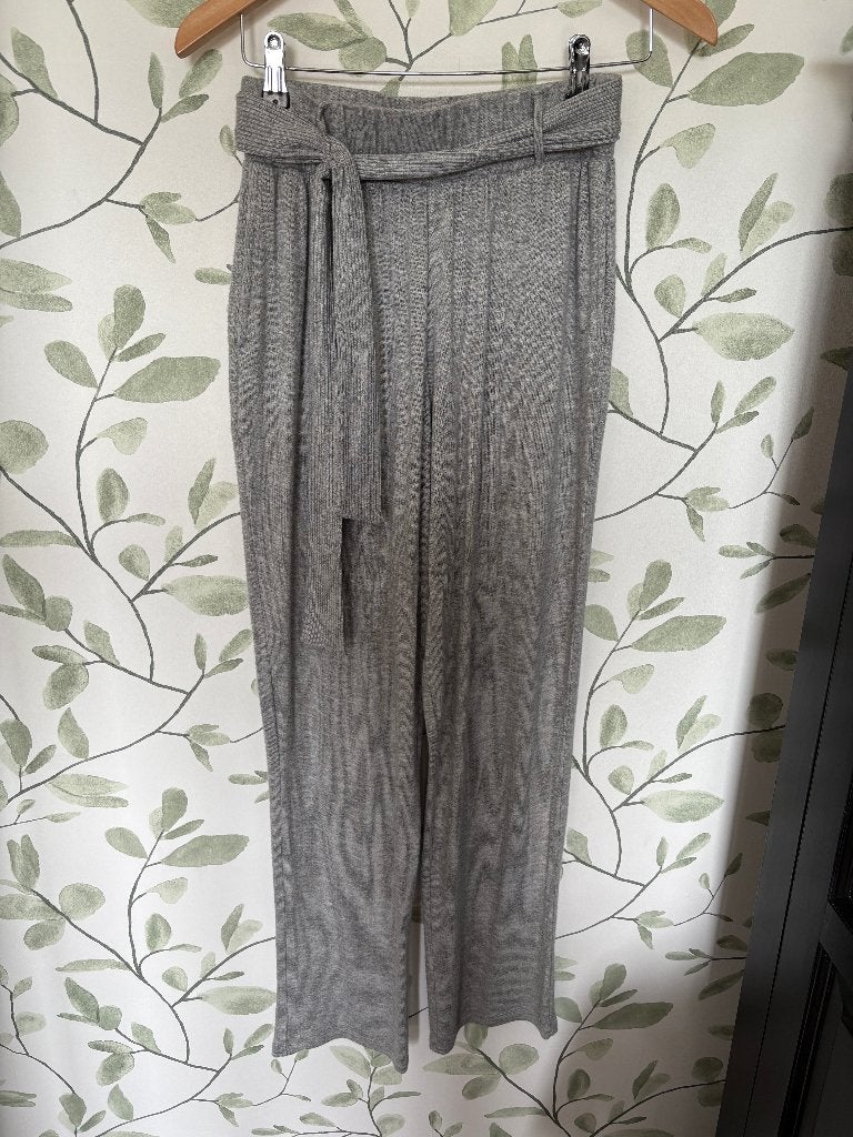 Femilet grijze joggingbroek loungebroek grijs maat small 36, Ophalen of Verzenden, Zo goed als nieuw, Maat 36 (S), Grijs