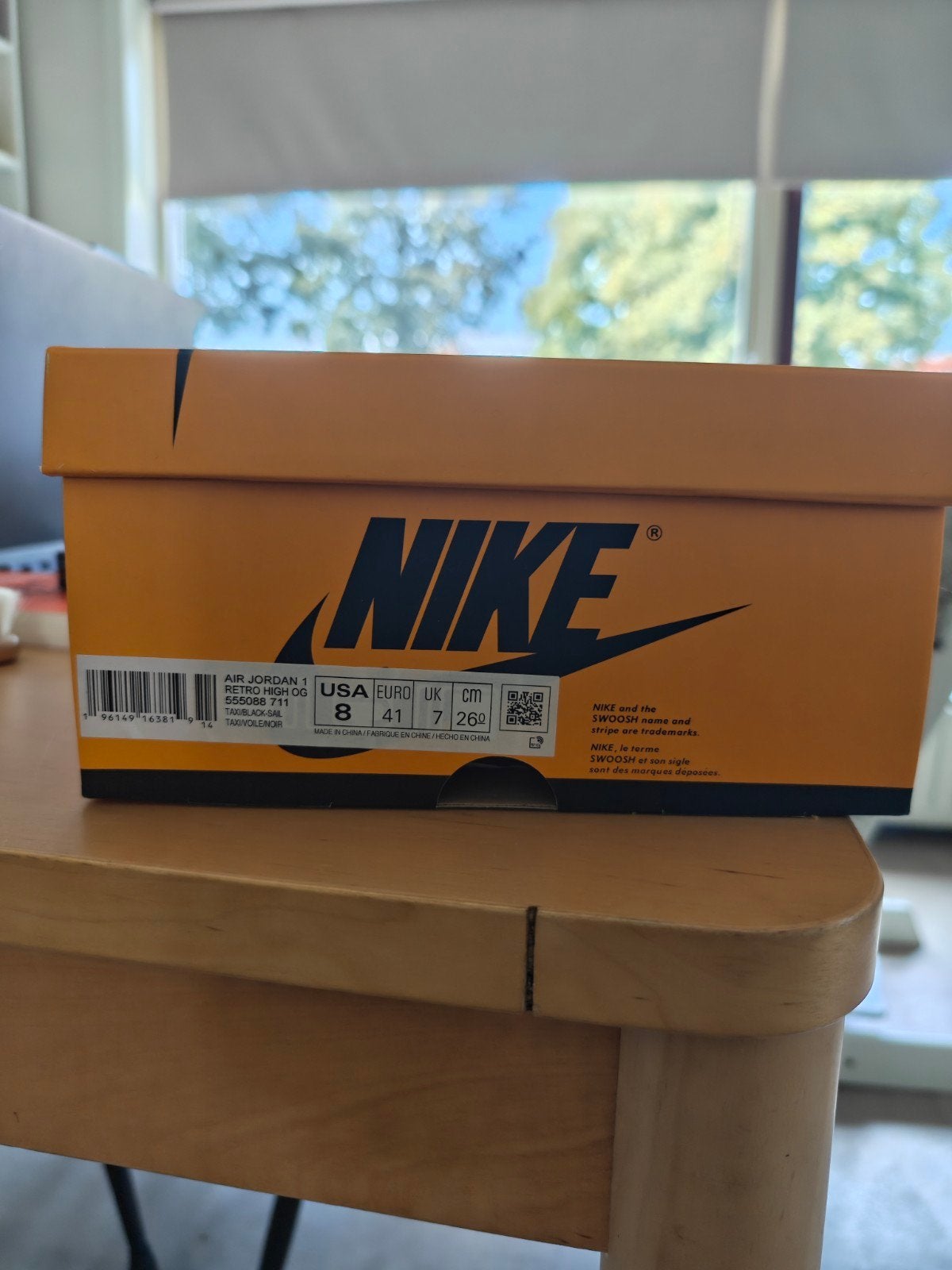 Nike Jordan 1 "Taxi", Kleding | Heren, Schoenen, Overige kleuren, Nike Jordan, Nieuw, Ophalen of Verzenden