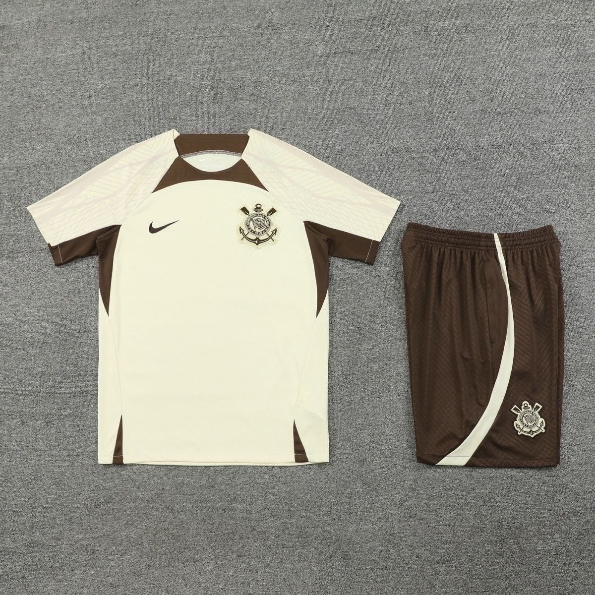 Voetbaltenue set: shirt en broekje, Meerkleurig, Nieuw, Overige maten, Ophalen of Verzenden