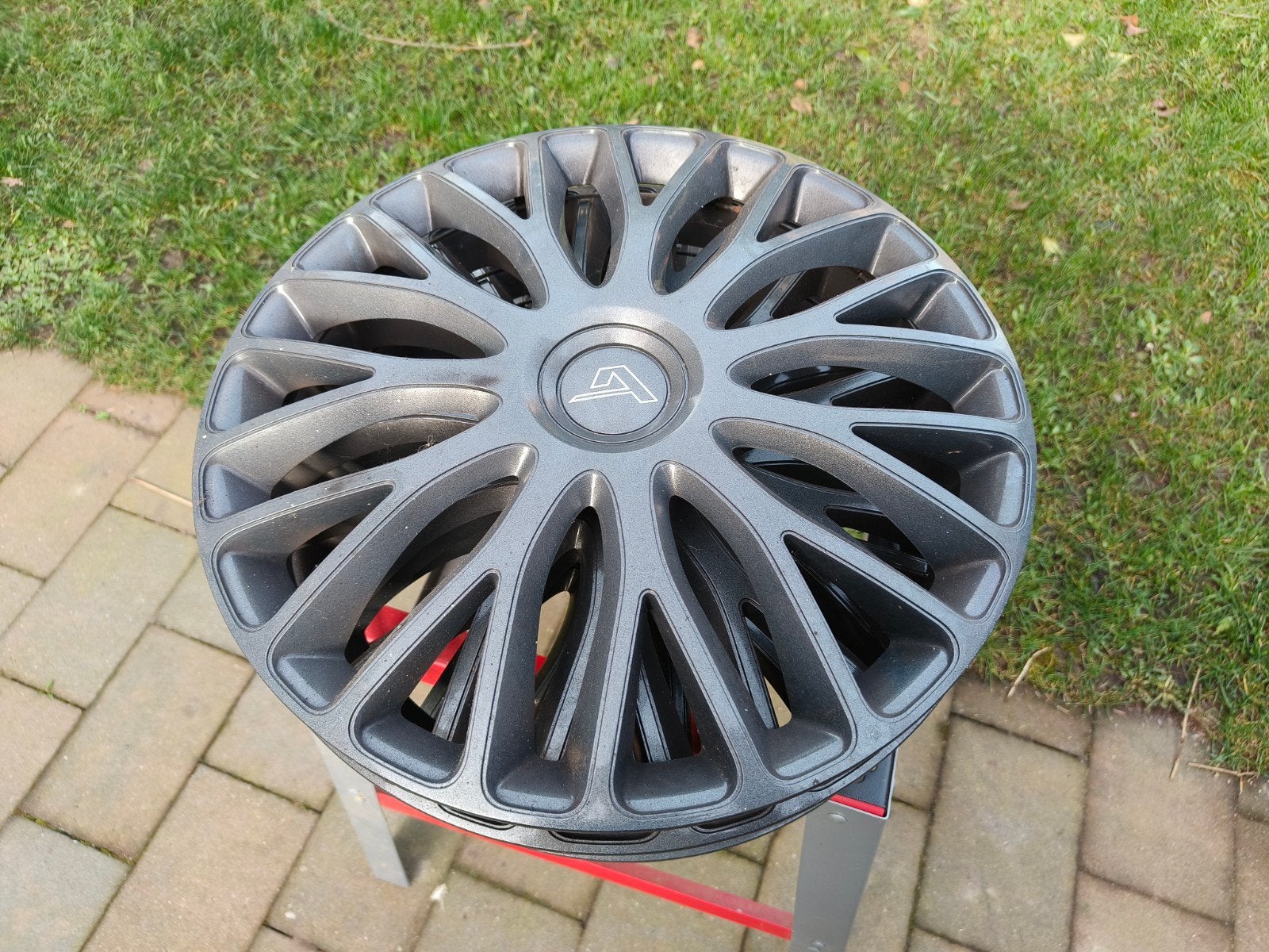 Mugello wieldoppen 16 inch - Zo goed als nieuw, Ophalen, Zo goed als nieuw