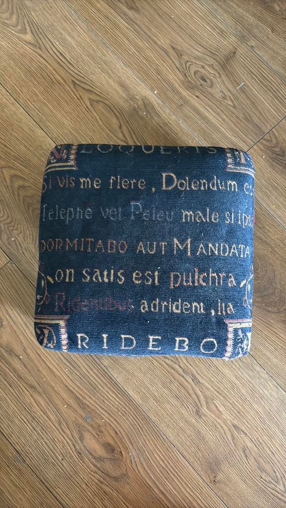 Voetbank, Ophalen of Verzenden, Zo goed als nieuw, Vierkant, Minder dan 50 cm