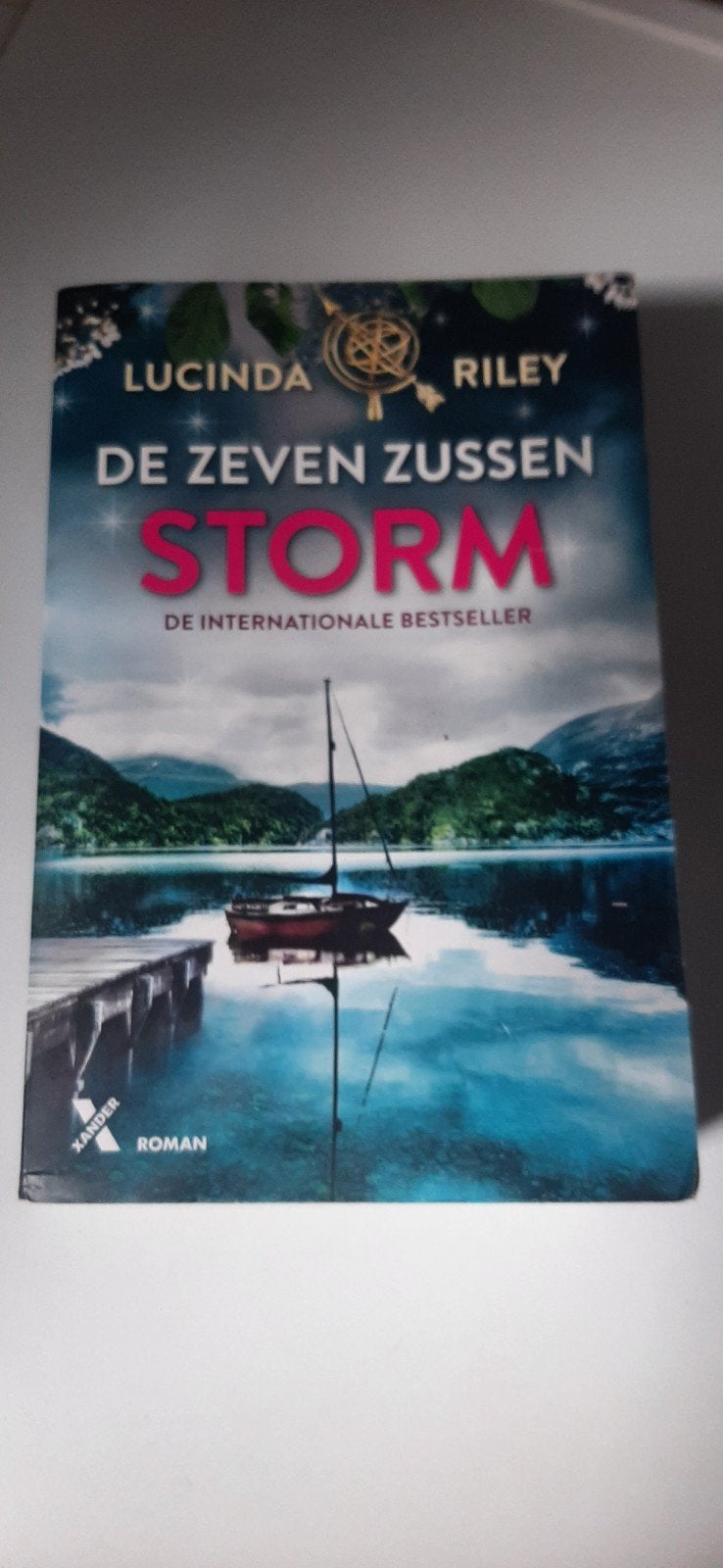 De Zeven Zussen - Storm (Lucinda Riley), Boeken, Ophalen of Verzenden, Gelezen, Lucinda Riley, Europa overig