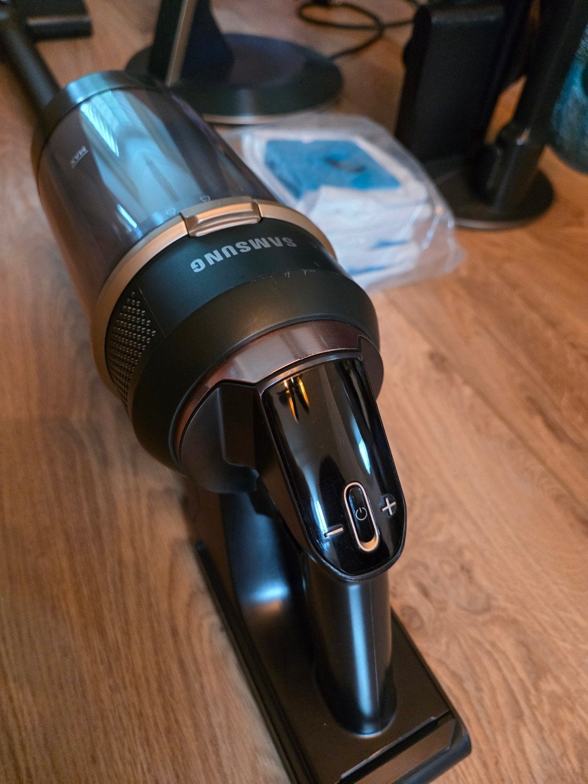 Samsung Bespoke Jet Woody Green met Clean Station + extra's, Ophalen of Verzenden, Zo goed als nieuw