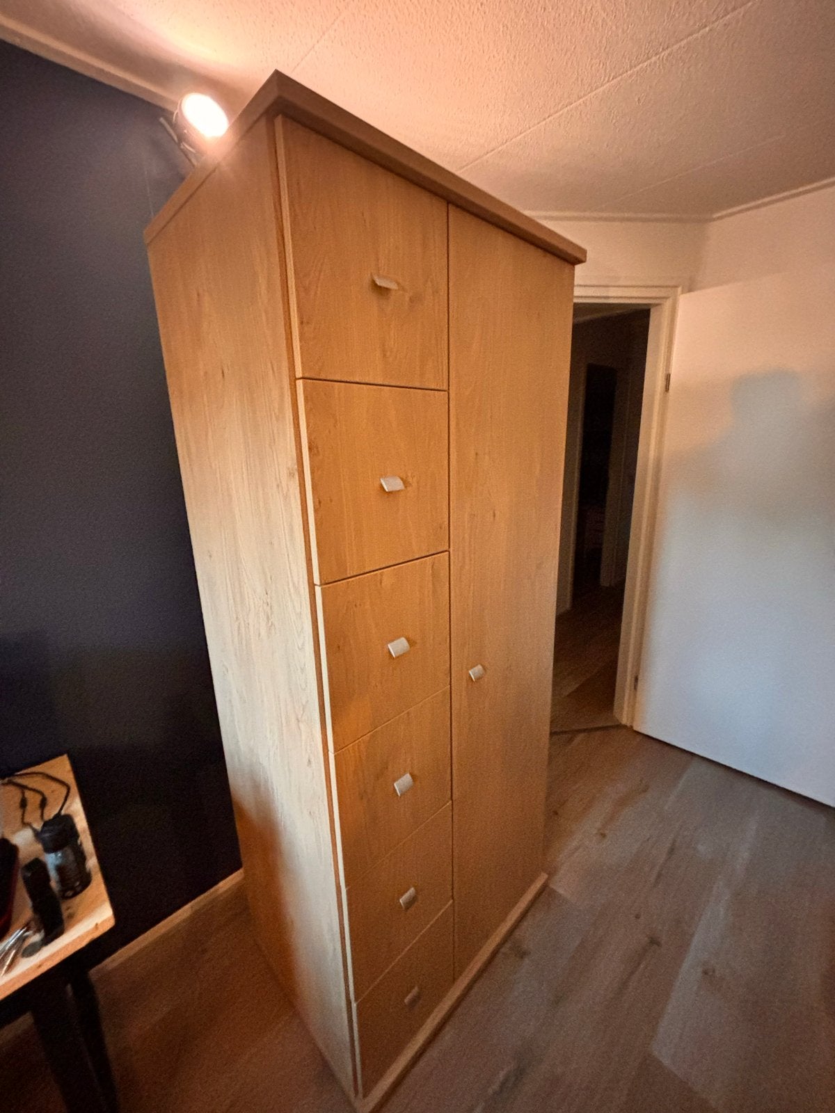Eikenhouten kledingkast met lades en hangruimte, Huis en Inrichting, Eikenhout, Zo goed als nieuw, Met lade(s), 150 tot 200 cm