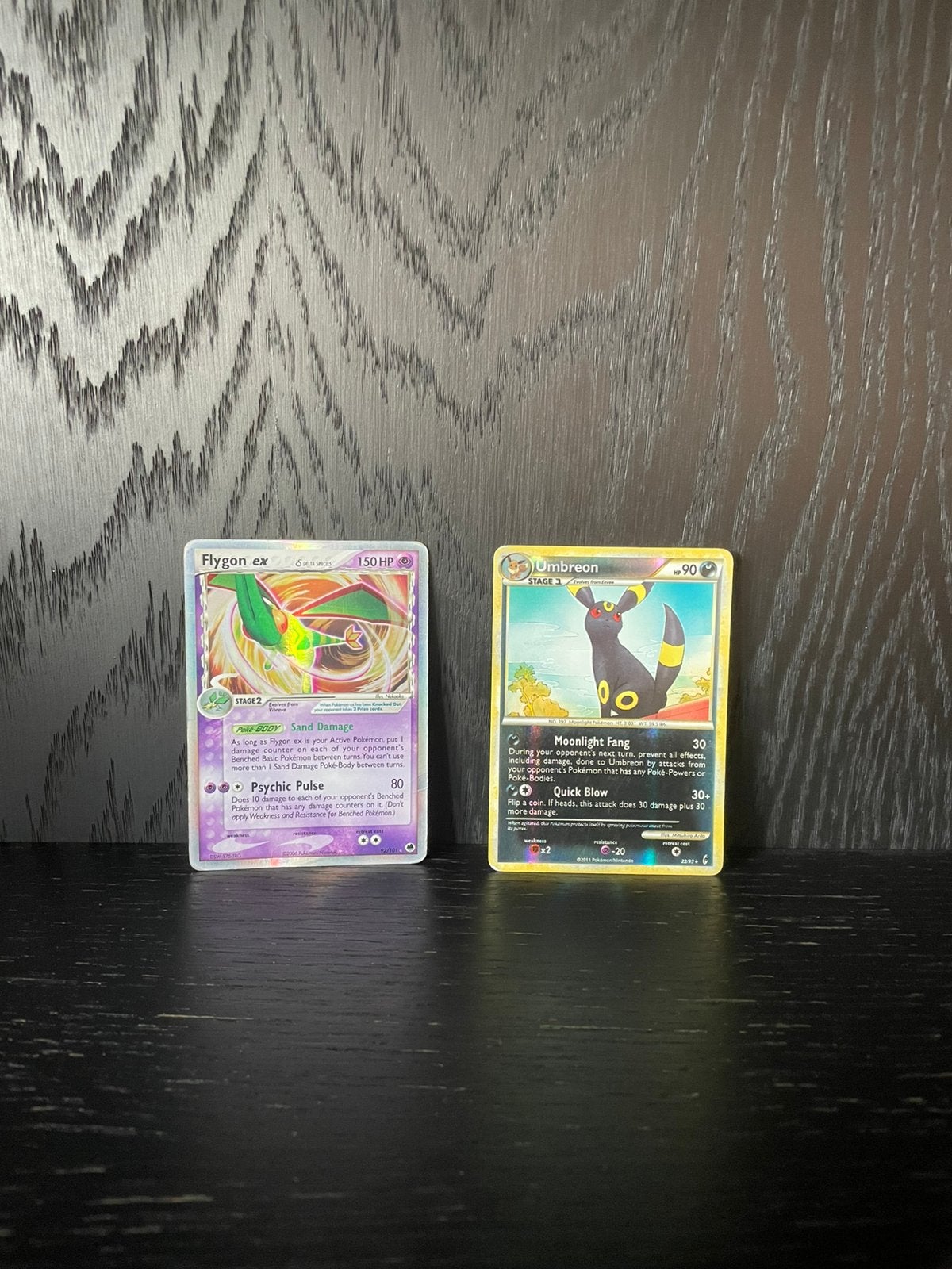 Oude zeldzame pokemon kaarten (umbreon & flygon), Verzenden, Zo goed als nieuw, Meerdere kaarten