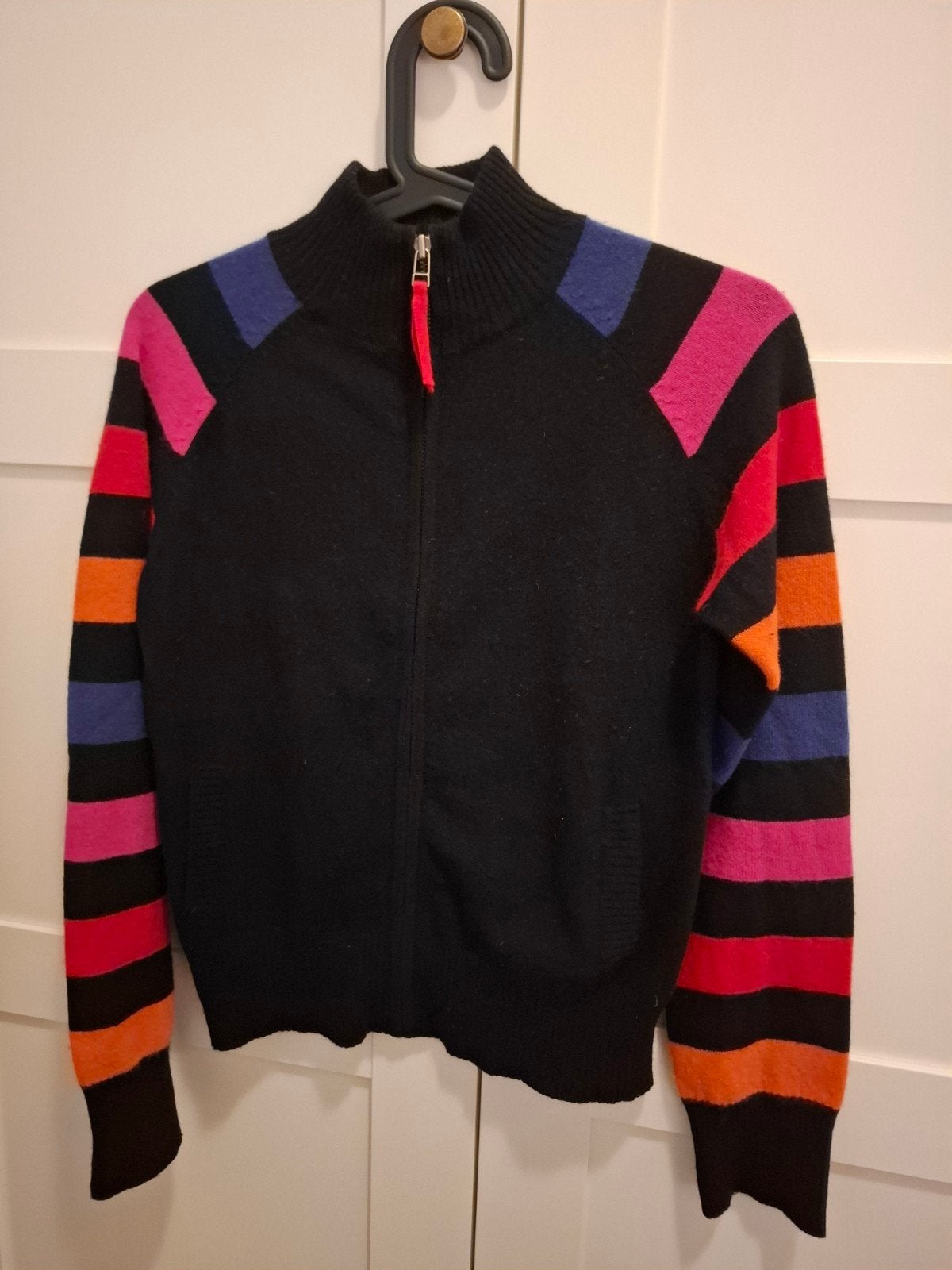 Dames vest zwart met kleurrijke mouwen – wolmix – maat M, Maat 38/40 (M), Uno due, Zwart, Ophalen of Verzenden