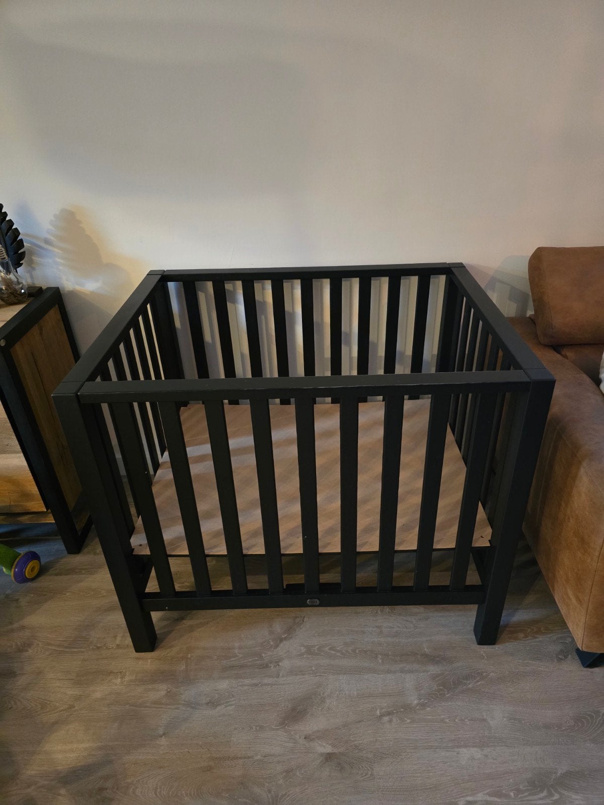 TWF Box met matras - Zwart, in hoogte verstelbaar, Kinderen en Baby's, Ophalen, Gebruikt, Vierkant, In hoogte verstelbaar