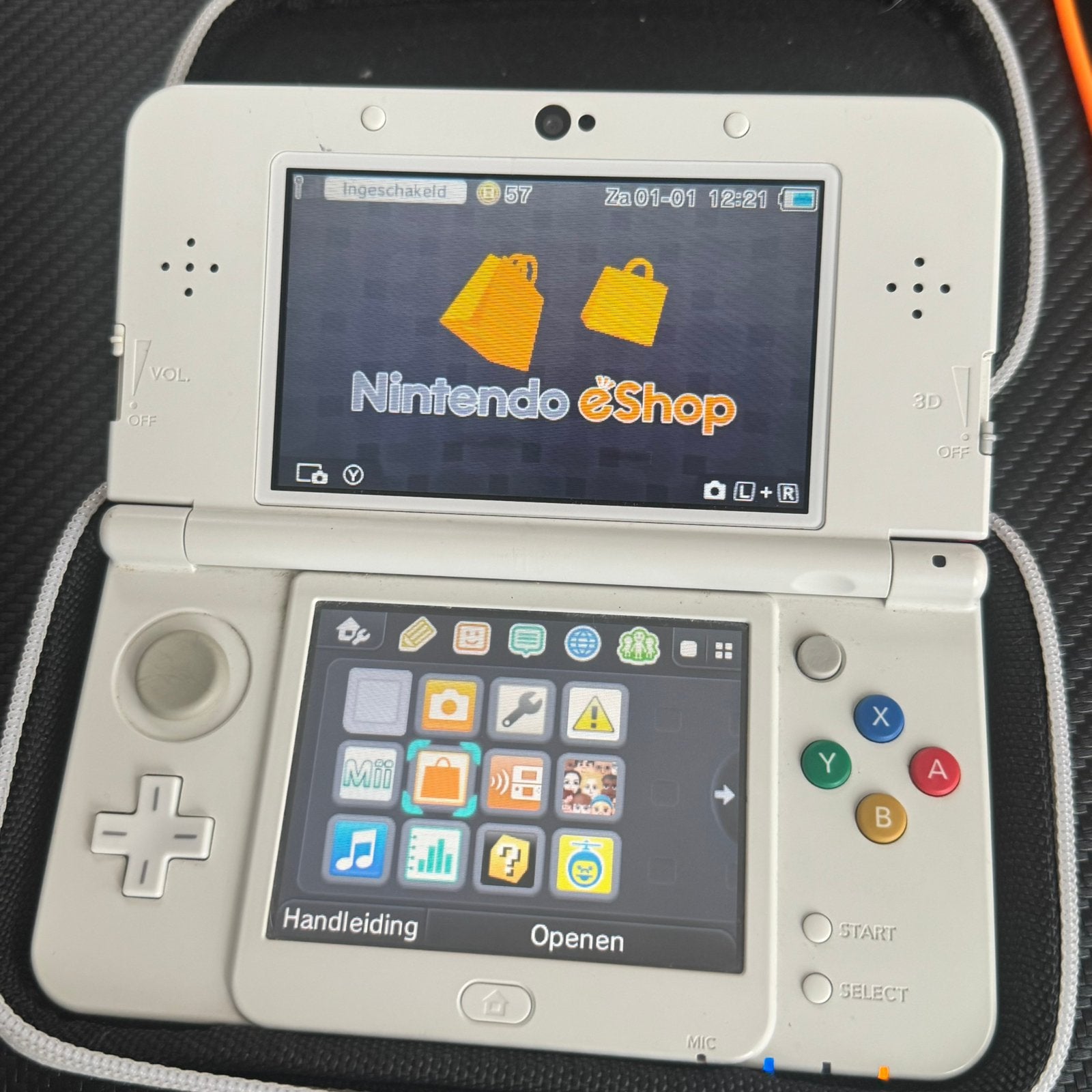 New Nintendo 3DS Roze plates - Meer plates mogelijk, Wit, Ophalen of Verzenden, Met beschermhoes of tas, 3DS