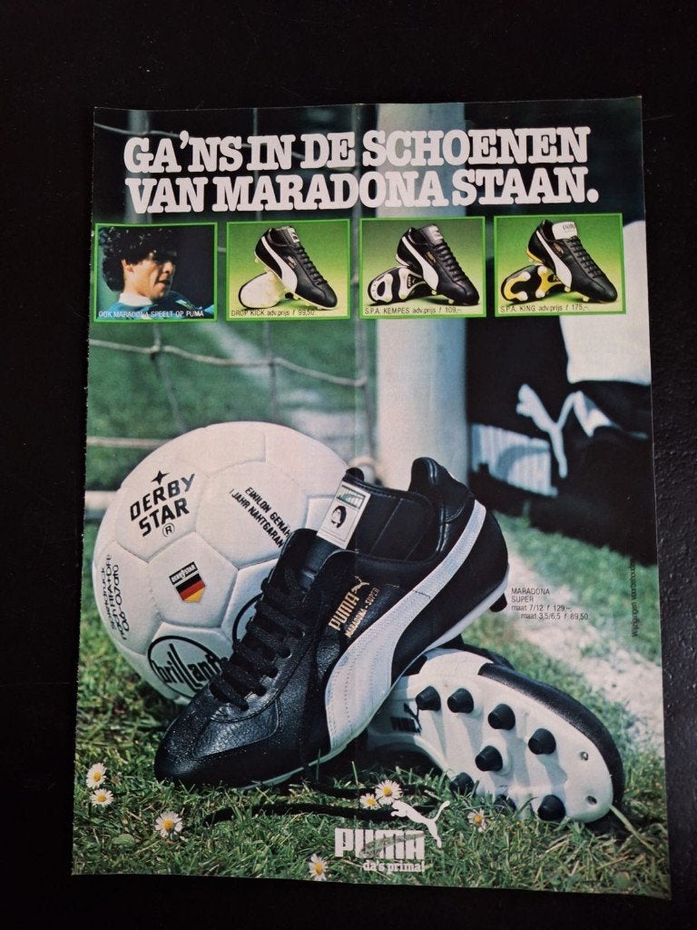 Oude advertentie/affiche Diego Maradona - Puma, Verzamelen, Ophalen of Verzenden, Gebruikt, Buitenlandse clubs, Poster, Plaatje of Sticker