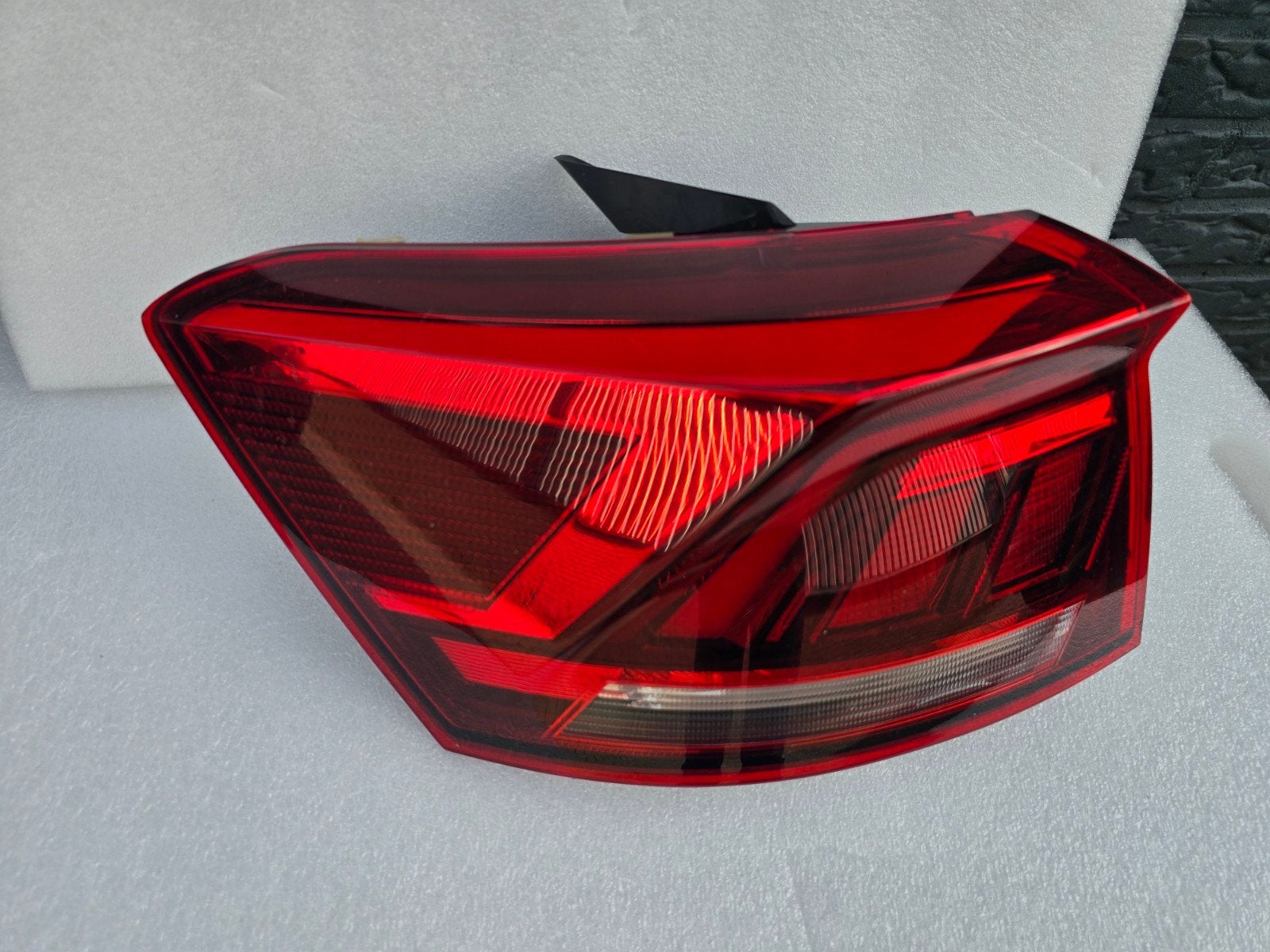 Achterlicht Led links VW T-roc facelift  bj 2021-2025, Auto-onderdelen, Verlichting, Gebruikt, Volkswagen, Wolfsburg, Ophalen of Verzenden