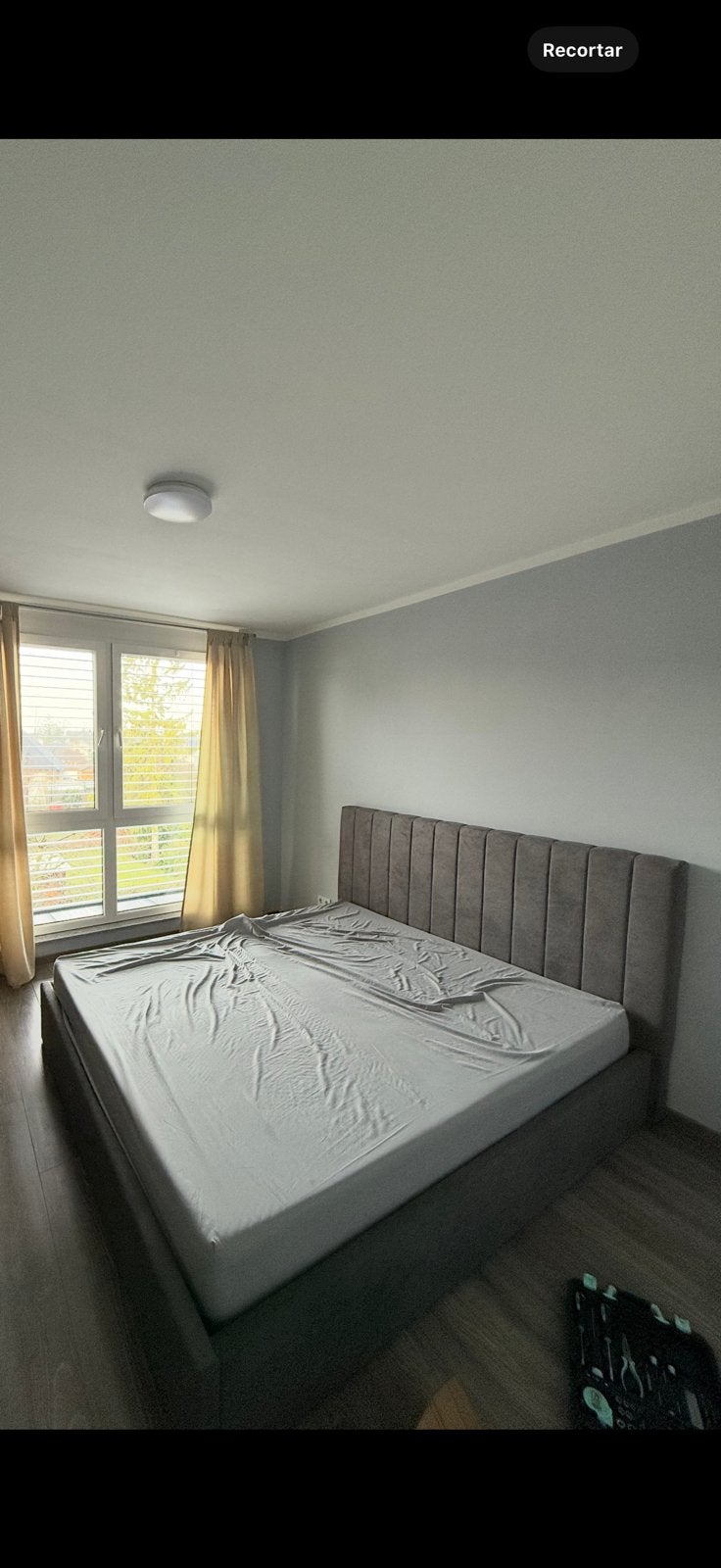 Modern bed met lattenbodem (180x200 cm), Huis en Inrichting, Ophalen, Tweepersoons, Zo goed als nieuw, 180 cm
