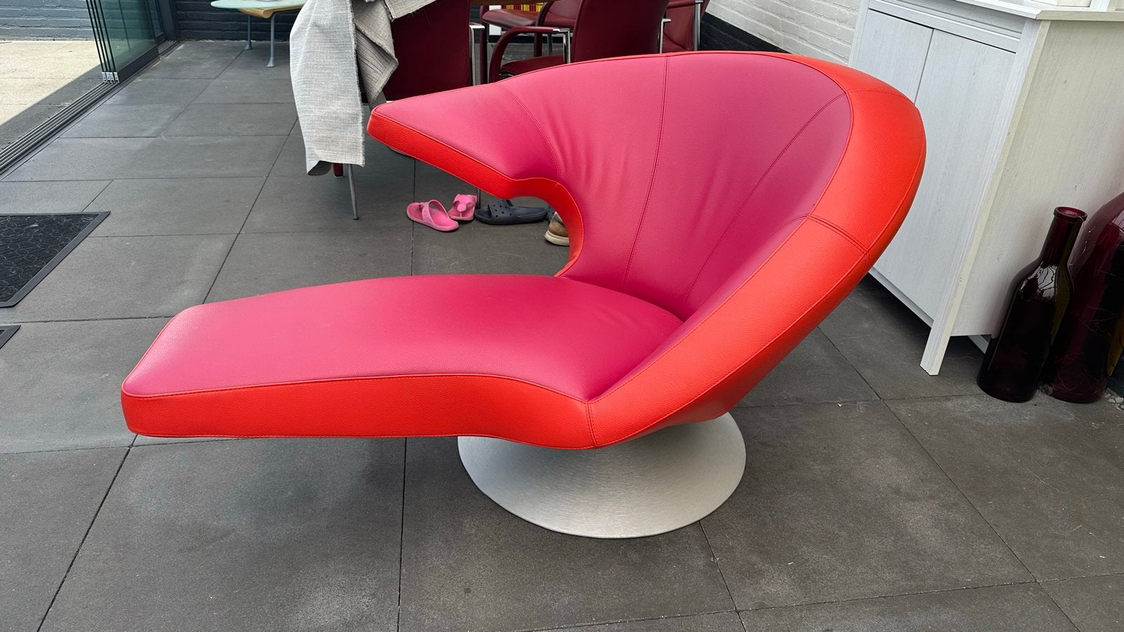 Leolux Parabolica fauteuil, Ophalen, 125 tot 150 cm, Leer, Zo goed als nieuw