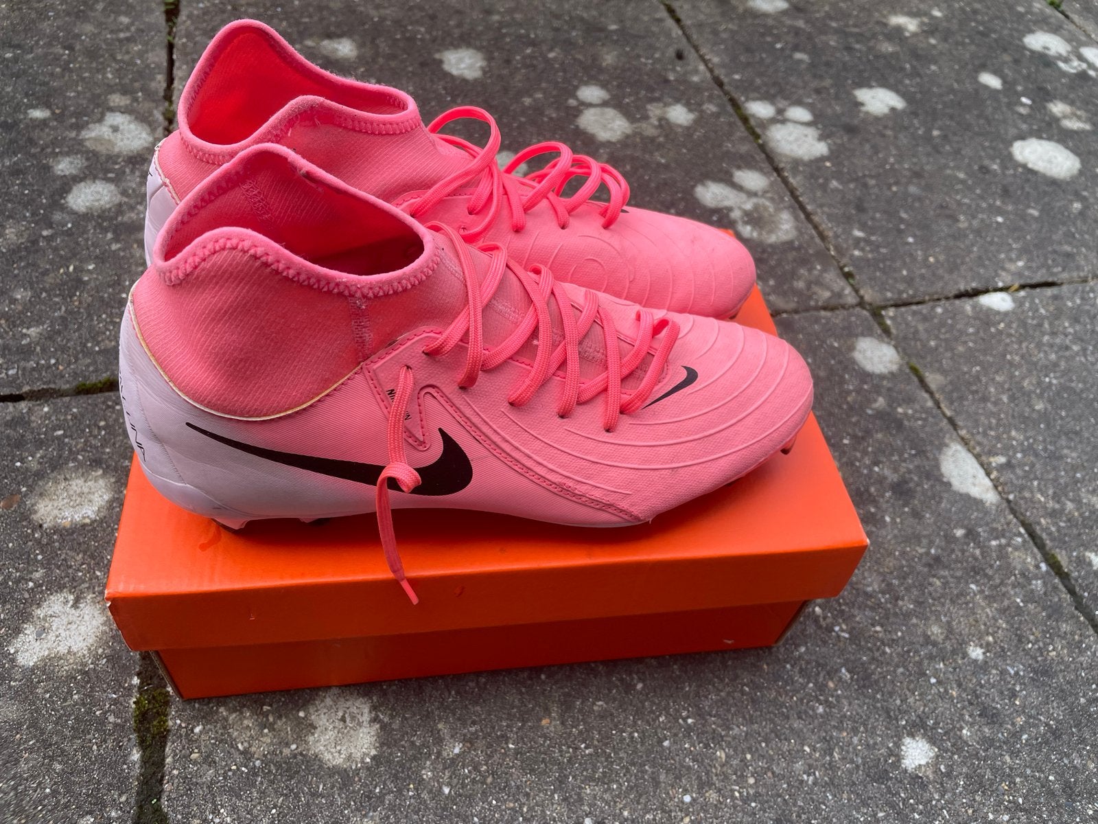 Nike voetbalschoenen - Maat 42.5, Ophalen of Verzenden, Zo goed als nieuw, Schoenen