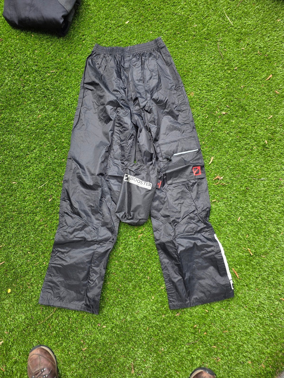 Booster Regenbroek Maat M - Zo Goed als Nieuw, Motoren, Kleding | Motorkleding, Ophalen of Verzenden