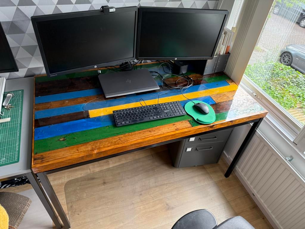 Burea met epoxy blad, Ophalen, Gebruikt, Metaal, 140 cm
