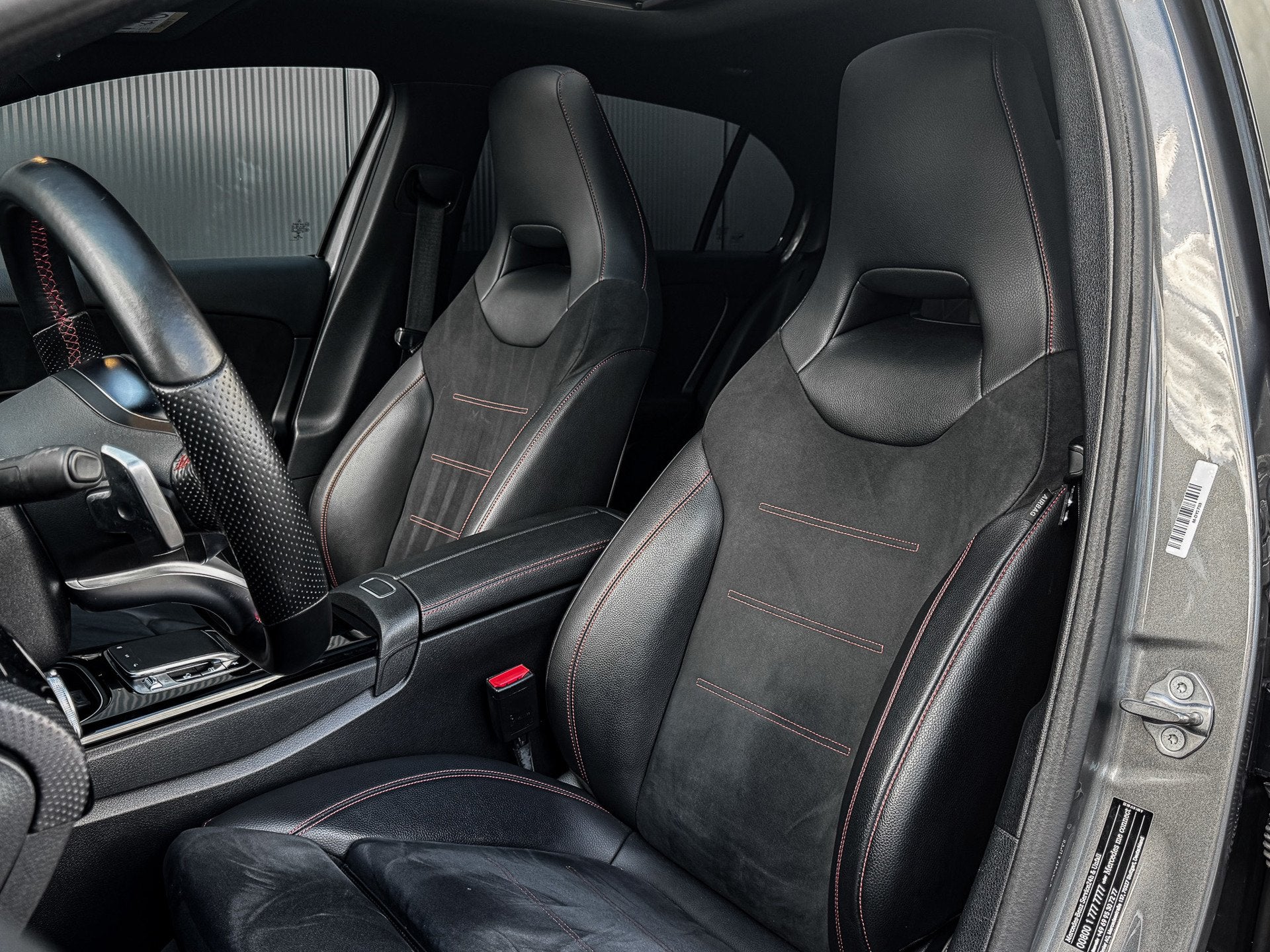 Mercedes-Benz A-klasse A250 3X AMG-LINE 224 PK PANO/NIGHT/WI, Auto's, Dealer onderhouden, 15 km/l, Gebruikt, 4 cilinders