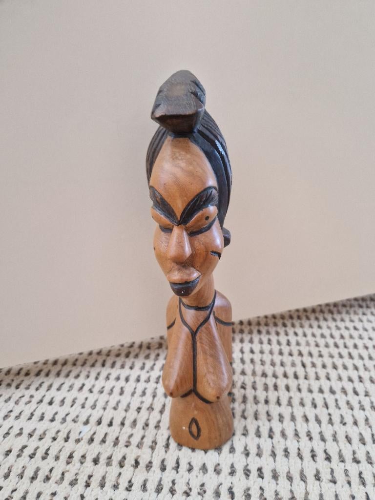 Houtsnijwerk van Afrikaanse vrouw, Ophalen, Buste