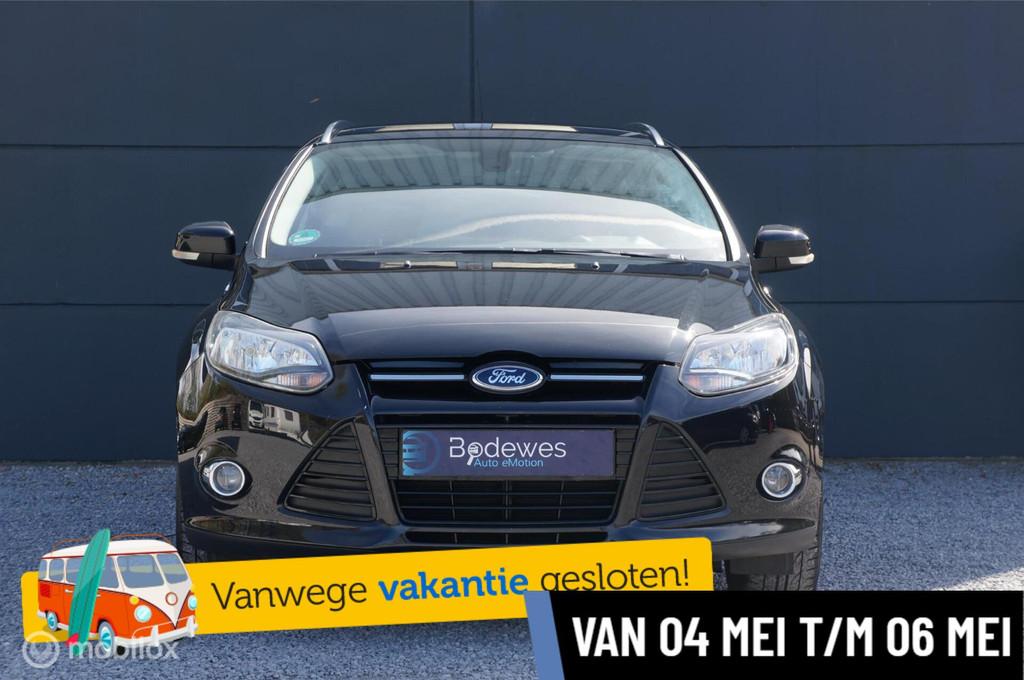 Ford Focus Wagon 1.6 TI-VCT Titanium met lage km stand, Auto's, Gebruikt, Zwart, 4 cilinders, Zwart