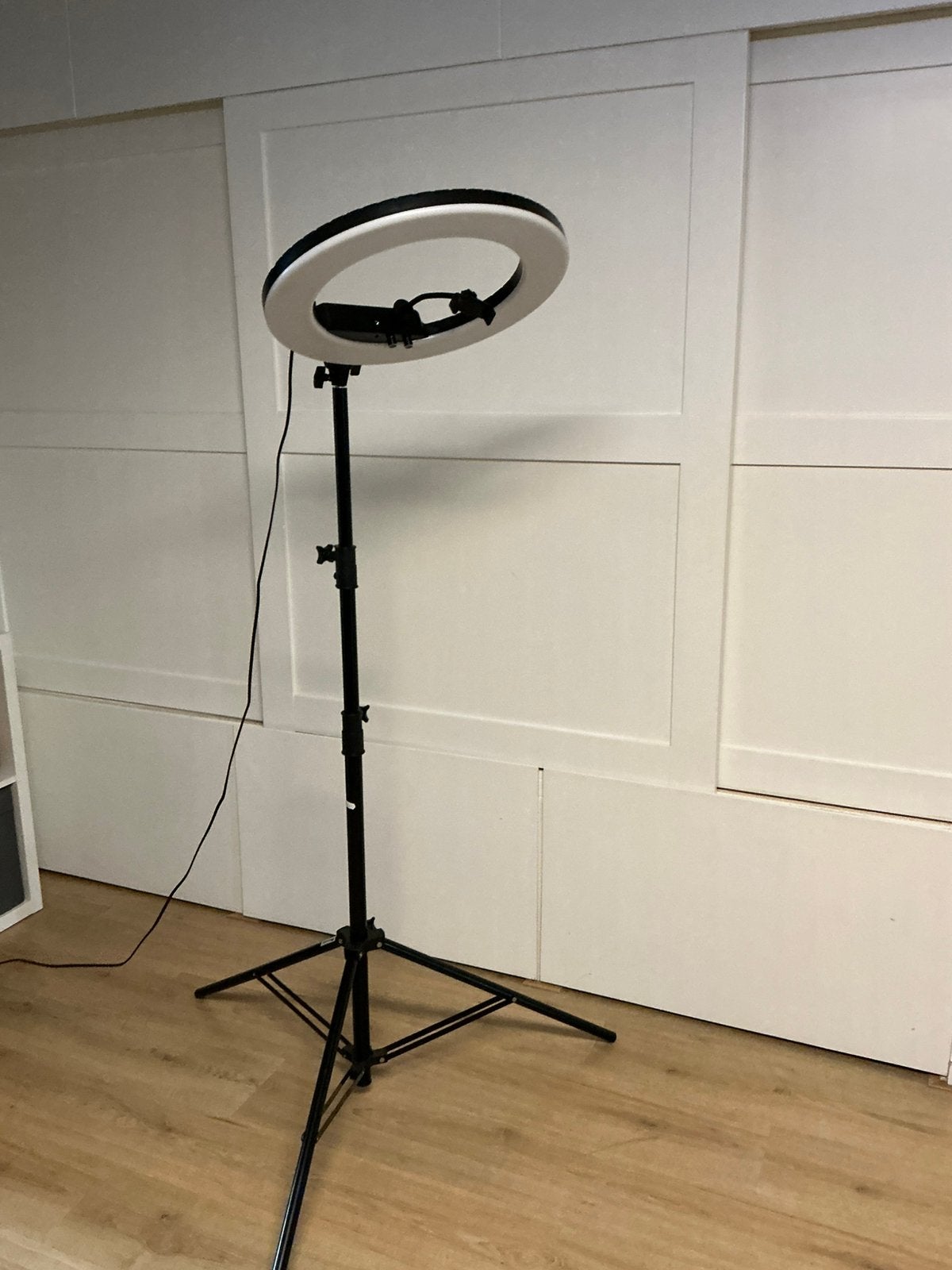 Led Ringlamp met statief verstelbaar incl. telefoonhouder, Ophalen, Zo goed als nieuw, Lamp of Flitsset