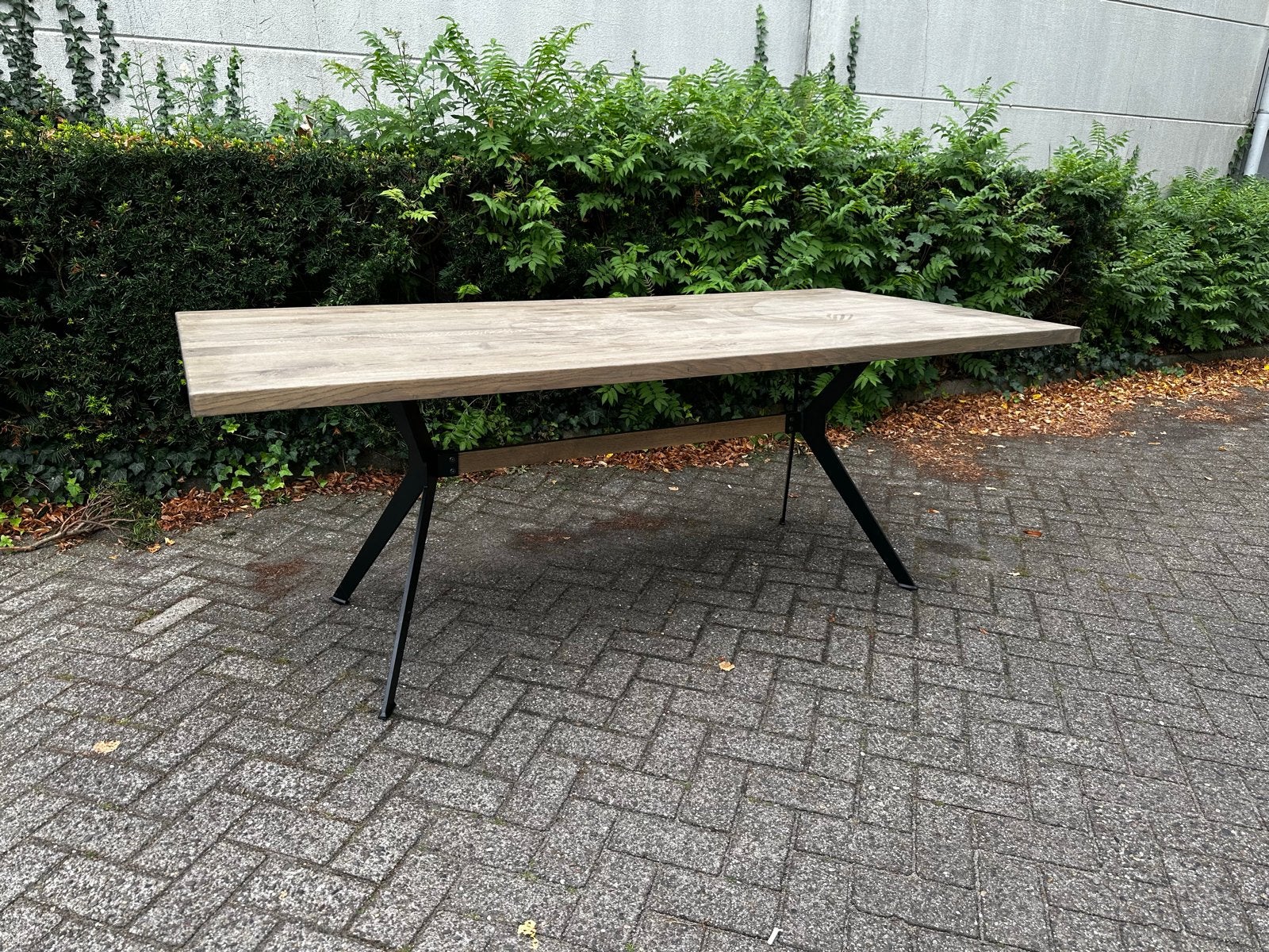 Robuuste eettafel met metalen onderstel, Huis en Inrichting, Eikenhout, Onb, 150 tot 200 cm, Rofra