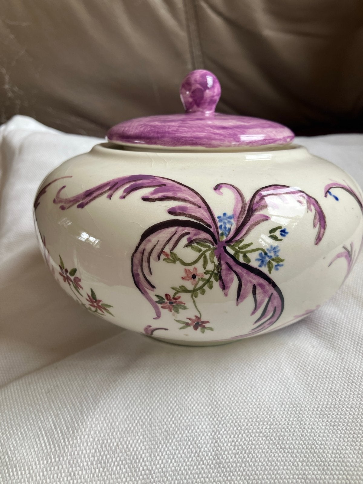 Decoratieve Pot met Deksel - Paarse Bloemen en Lint Design, Ophalen
