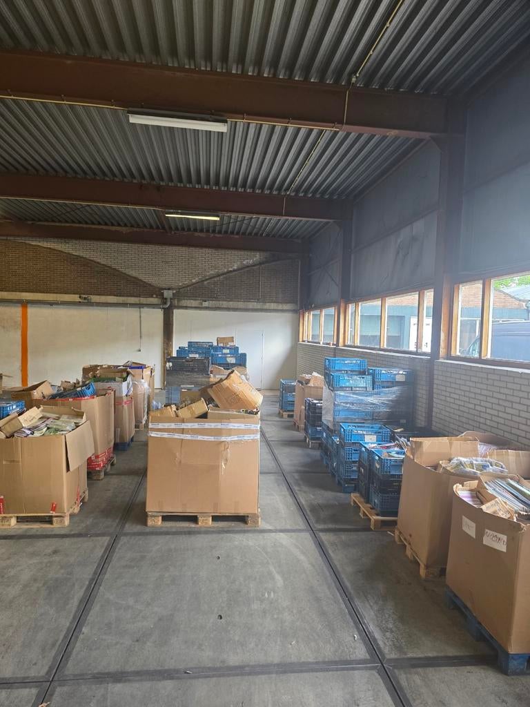 Grote partij cadeau- & souvenirartikelen (16 pallets), Diversen, Rommelmarktspullen, Ophalen, Vdh, Vdh, Vdh