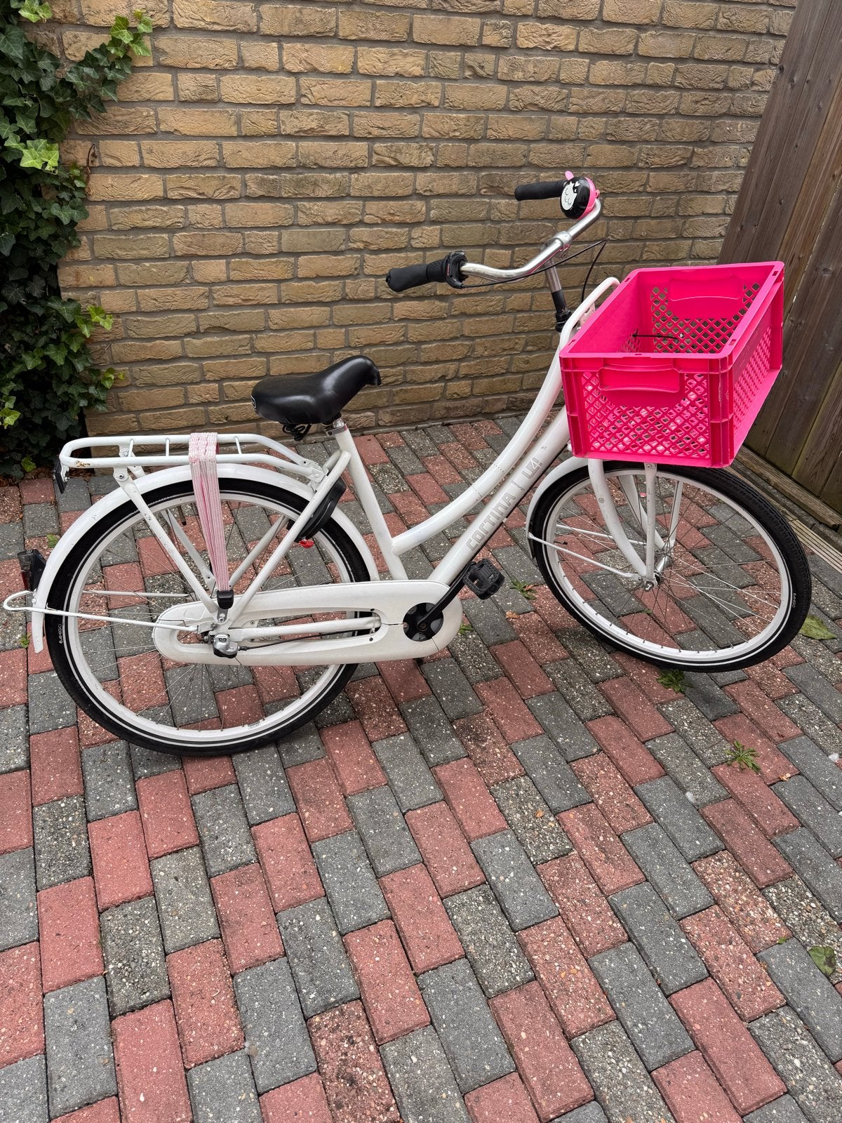 Witte cortina meisjesfiets met roze mand 26 inch, Terugtraprem, Gebruikt, Versnellingen, Minder dan 47 cm