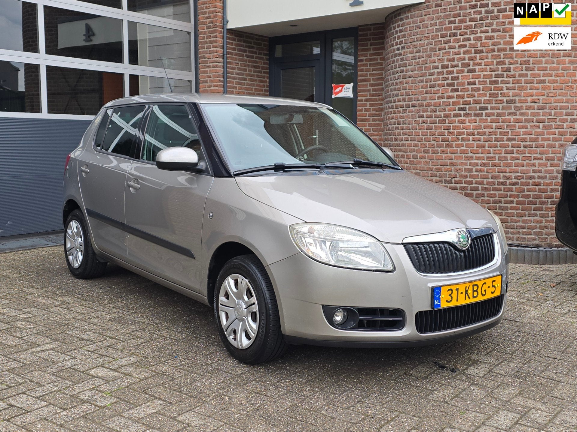 Skoda Fabia 1.4-16V Tour Apk |Cruise |Trekhaak, Auto's, Skoda, Voorwielaandrijving, Automatische klimaatregeling, 4 cilinders