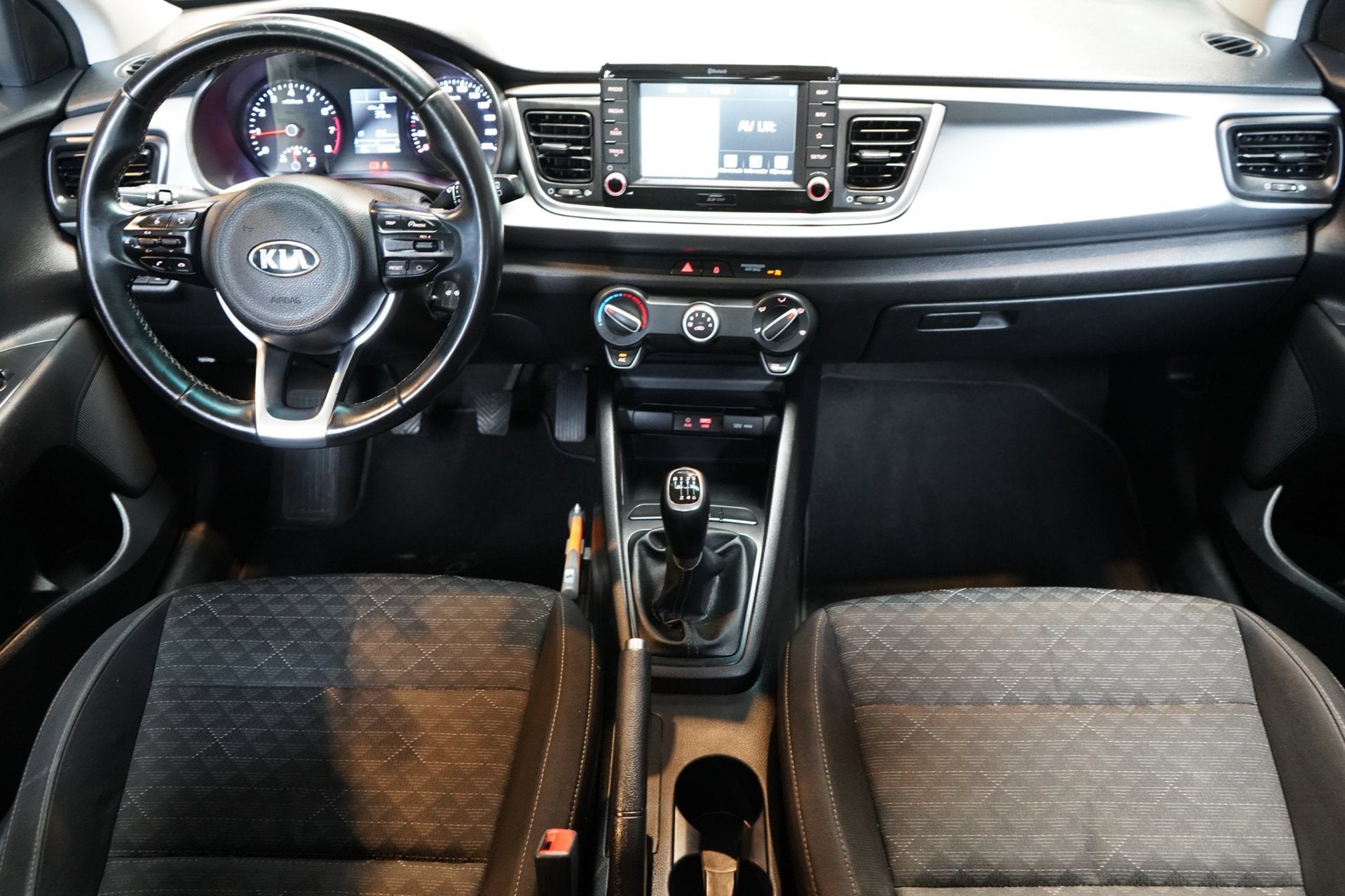 Kia Rio 1.0 TGDI ComfortPlusLine Navigator | ACHTERUITRIJC., Auto's, Voorwielaandrijving, Gebruikt, Euro 6, Blauw