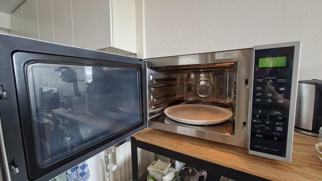 Combi-oven (microwave + oven), Ophalen, Gebruikt, 50 tot 100 cm, Minder dan 100 cm