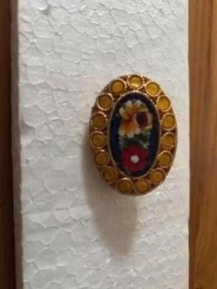 Vintage Broche met mozaïek bloemen ( Rolf buodd), Sieraden, Tassen en Uiterlijk, Broches, Overige materialen, Minder dan 4 cm