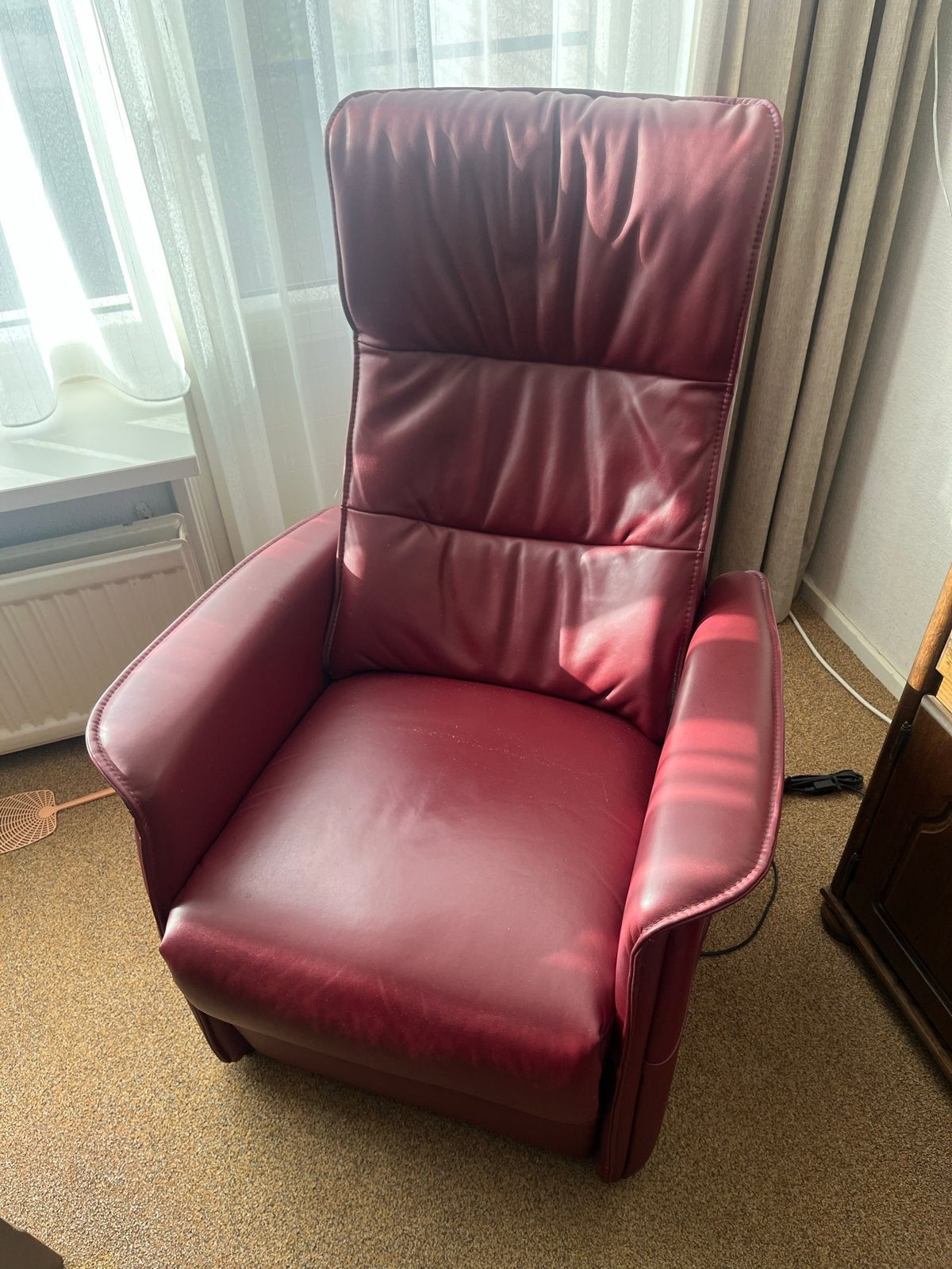 Mooie nette Prominent relaxfauteuil met sta op functie, Huis en Inrichting, Fauteuils, Ophalen, Gebruikt, Minder dan 75 cm, Leer