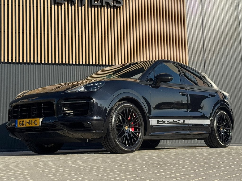 Porsche Cayenne Coupé 4.0 GTS V8 |Pano|Alcantara|Chrono|HUD, Cayenne, 4 stoelen, Zwart, Bedrijf