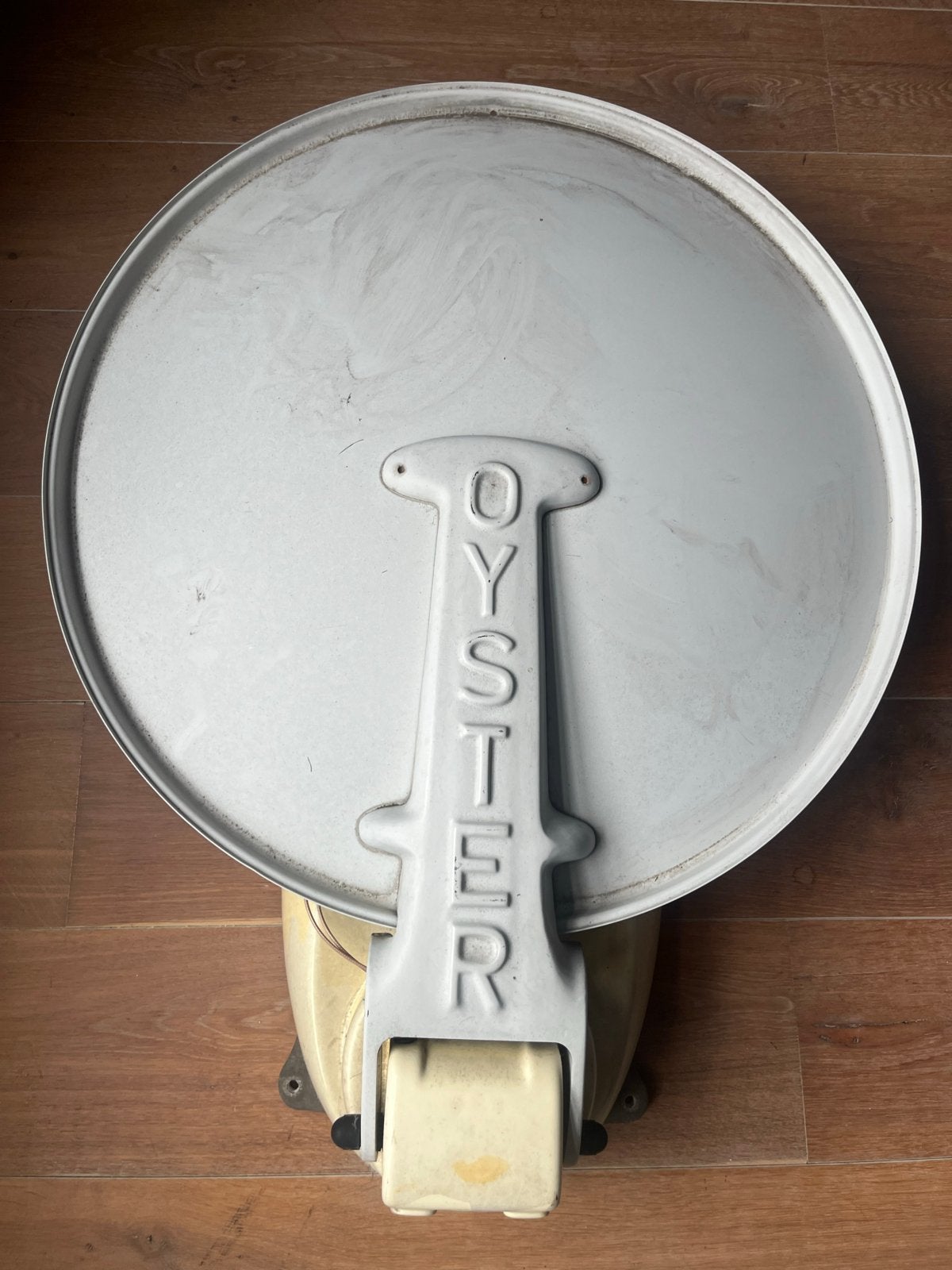 Oyster schotelantenne - Vision BM SAT, Ophalen, Gebruikt, (Schotel)antenne, Overige merken