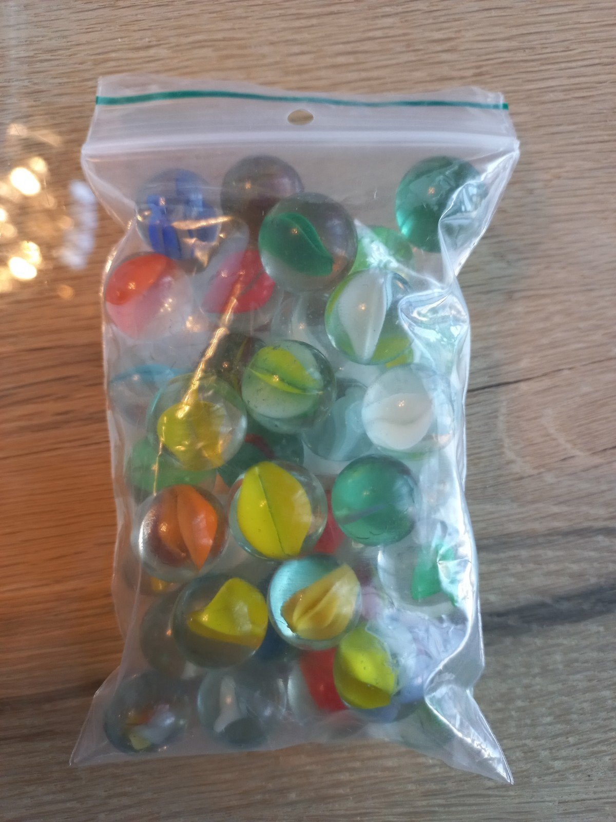 zakje met Vintage glazen knikkers gewoontjes in diverse kleu, Ophalen of Verzenden, Gebruikt