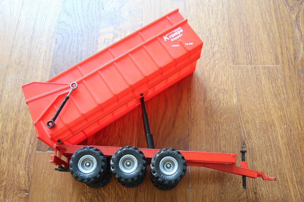 Schaal 1:32 SIKU 2966 Krampe TW 800 Muldenkipper rood, Ophalen of Verzenden, Zo goed als nieuw, Tractor of Landbouw, SIKU