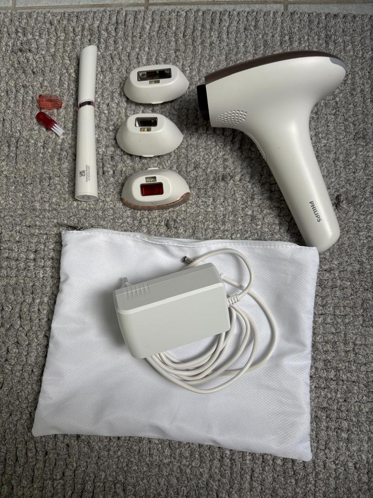 Philips Lumea IPL 7000 series - IPL Ontharingsapparaat, Ophalen of Verzenden, Zo goed als nieuw, Scheren en Epileren