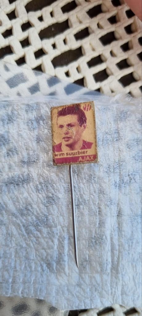 Vintage Ajax speldje Wim Suurbier, Verzamelen, Sportartikelen en Voetbal, Ophalen of Verzenden