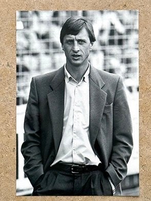 Org z/w foto foto 20x30 cm Ajax coach Johan Cruijff 22-9-'85, Verzenden, Nieuw, Ajax, Poster, Plaatje of Sticker