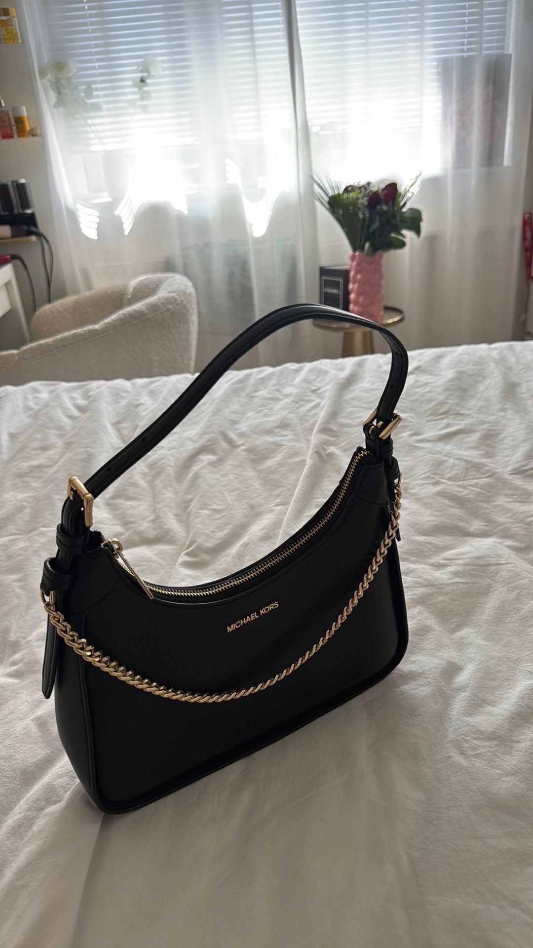 Michael kors shoulderbag, Ophalen of Verzenden, Zo goed als nieuw, Zwart