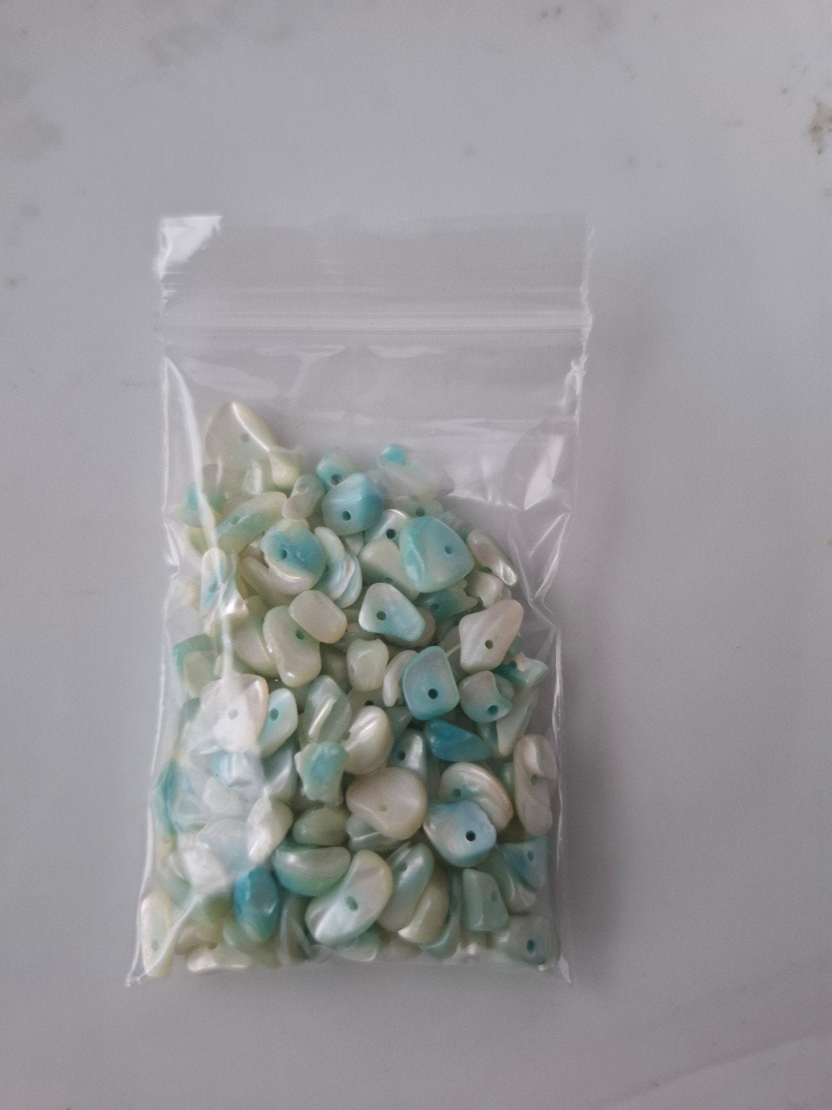 Natuursteen kralen chips edelsteen wit blauw lichtblauw, Kraal, -, -, Nieuw