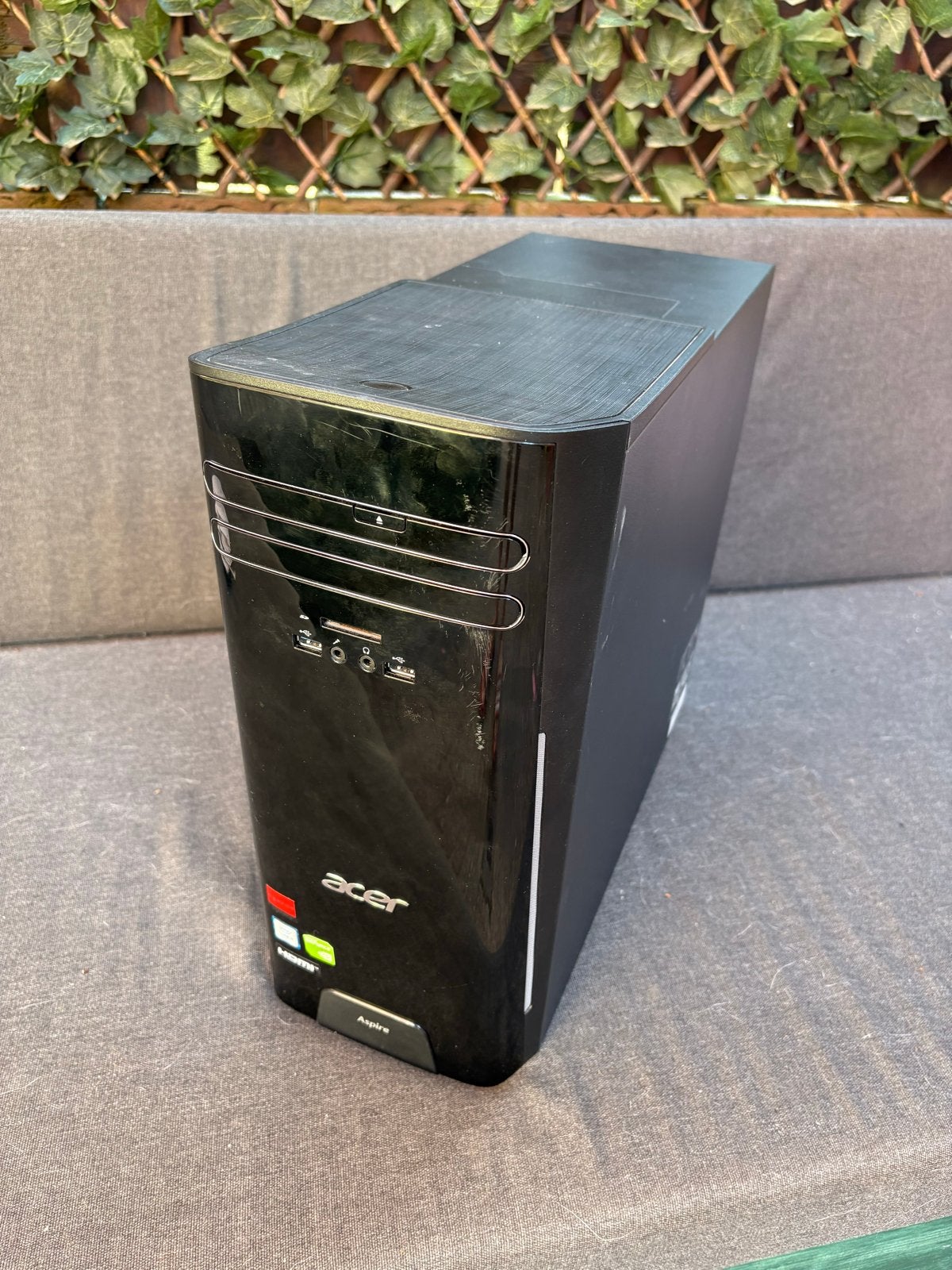 Xeon 12c 24t PC, 16GB Ram, 250GB SSD en een Quadro P400 GPU, Gebruikt, 2 tot 3 Ghz, Ophalen of Verzenden, SSD